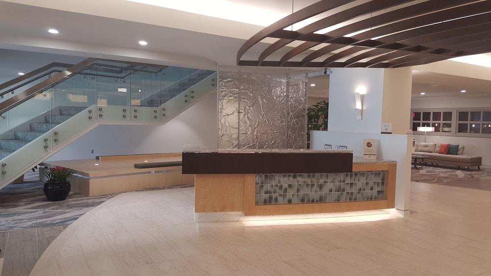 Doubletree By Hilton Virginia Hotel